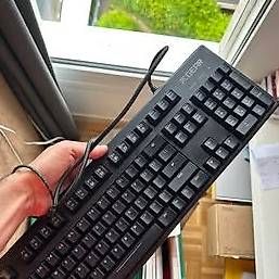 Tastaturen: Clavier Pro Gaming LED Fnatic Gear – Gebraucht aus Bussigny von max_7tdq