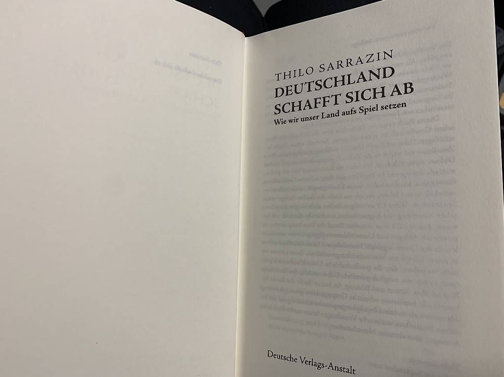 Libri: Thilo Sarasin Deutschland schafft sich ab – Usato da Dübendorf venduto da Ekamo