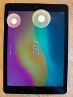 Apple iPad 6 128 GB Wi-Fi Space Grau + Apple Pencil 1