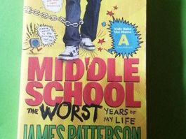 MIDDLE SCHOOL WORST YEARS in my life / Patterson. In English