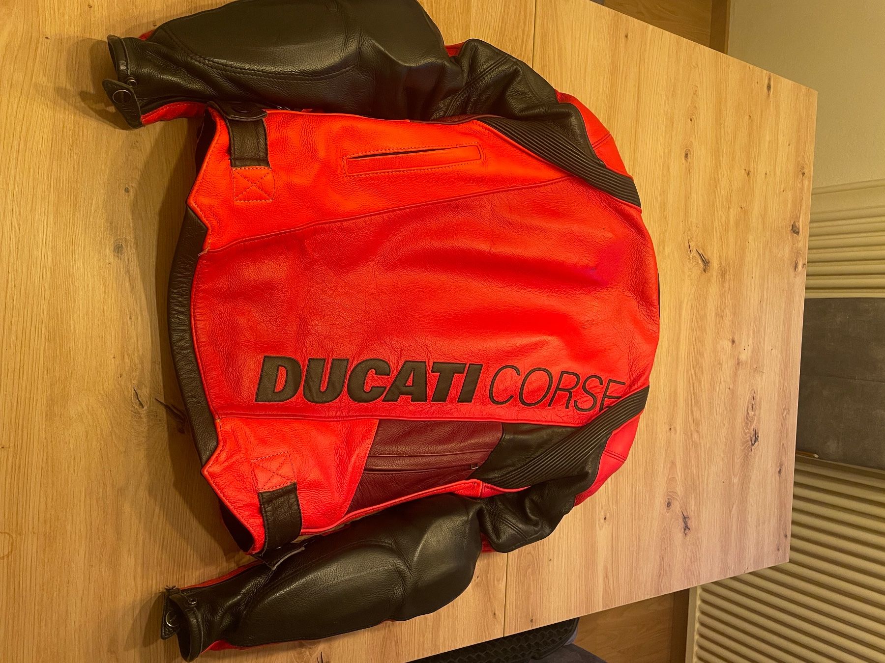 Dainese Anzüge: Ducati Lederkombi Powered by Dainese – Gebraucht aus Emmen von Doni32 4