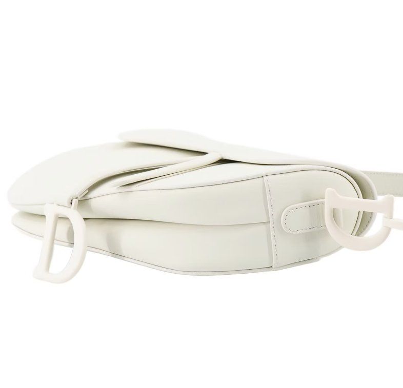 Dior Borse da donna: Christian Dior Saddle Bag White Matte – Usato da Zürich venduto da Liloubags 3