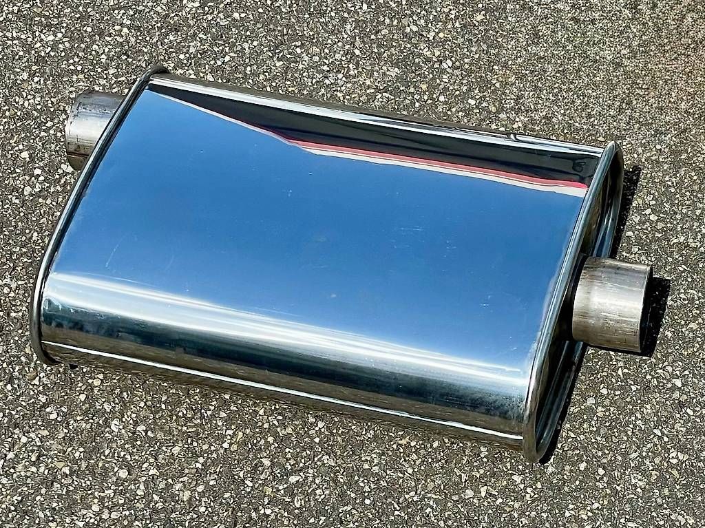 Auspuffanlagen: DynoMax Ultra Flo SS Universal Polished Performance-Auspuff – Gebraucht aus Turbenthal von Retoo