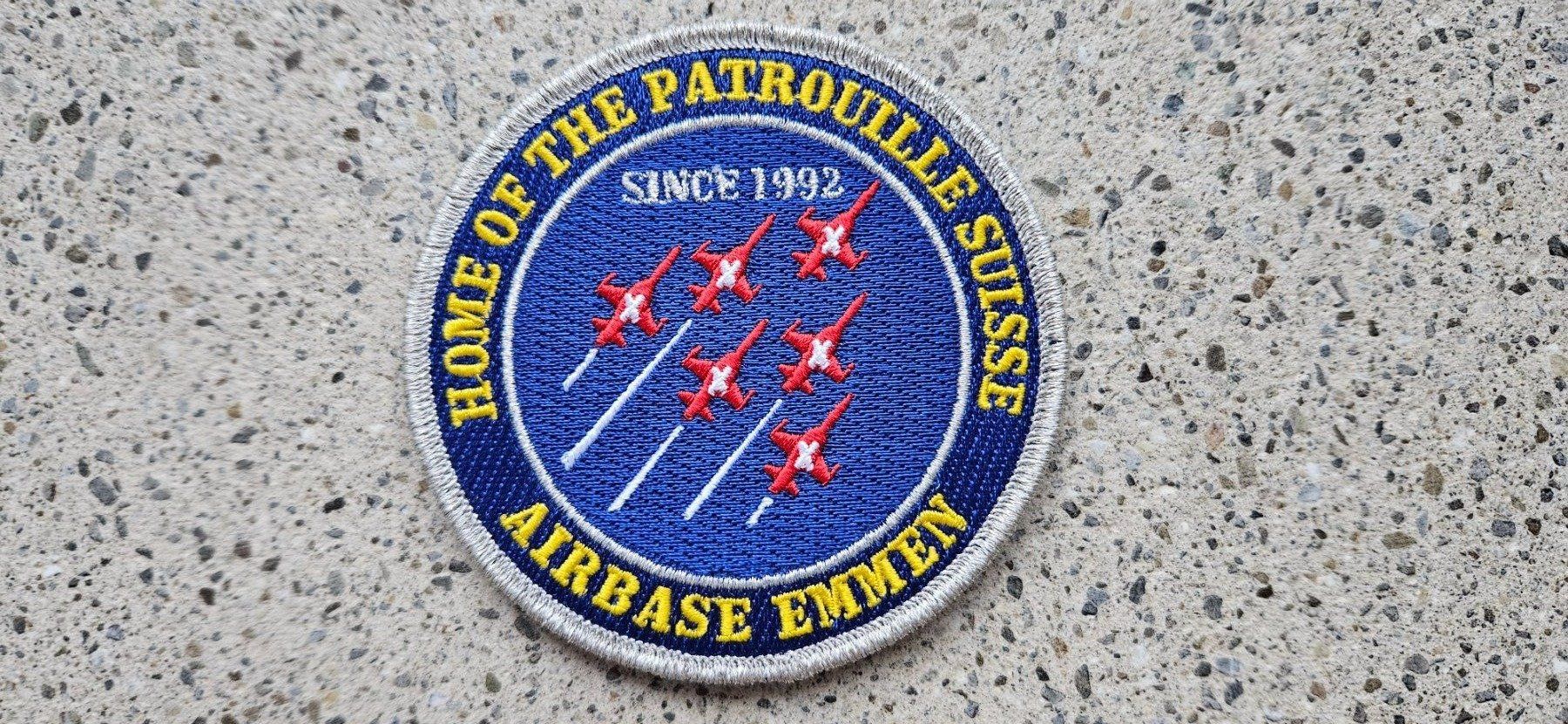 Schweizer Armee Plaketten & Abzeichen: *** Badge Patrouille Suisse mit klett *** – Neu und originalverpackt aus Riedholz von fr_sIruP