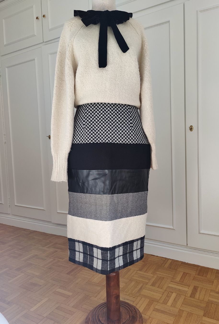 Max Mara Gonne: MaxMara Wool Patchwork Midi Pencil Skirt,  Formal Office – Nuovo (secondo la descrizione) da La Tour-de-Peilz venduto da dAutrefois 7