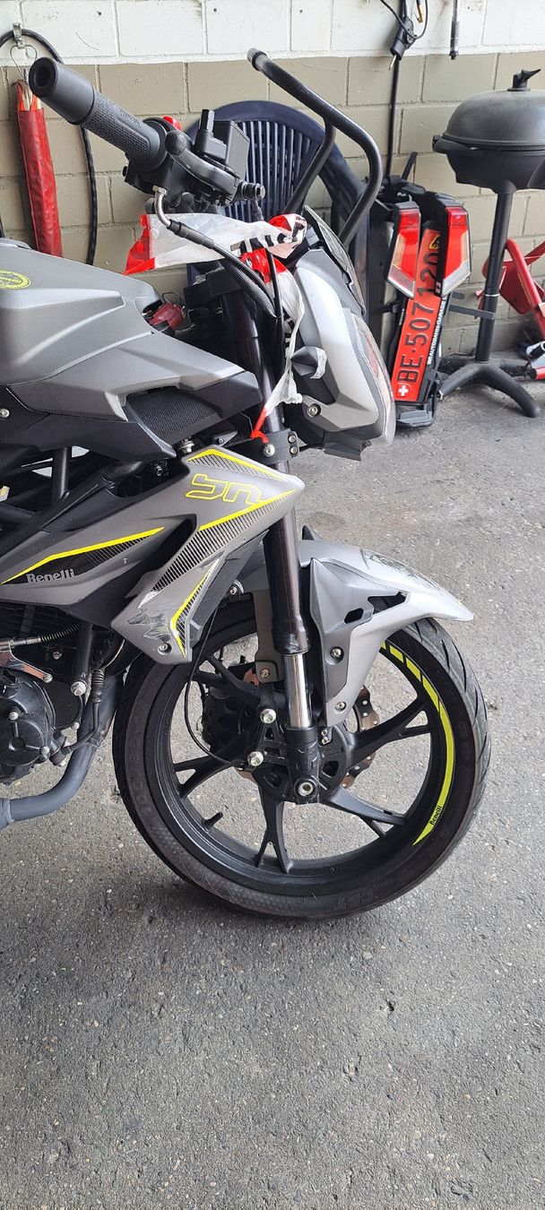 Benelli Strada: Benelli BN 125 E1 – Difettoso da Oberwil b. Büren venduto da Boboboy 3