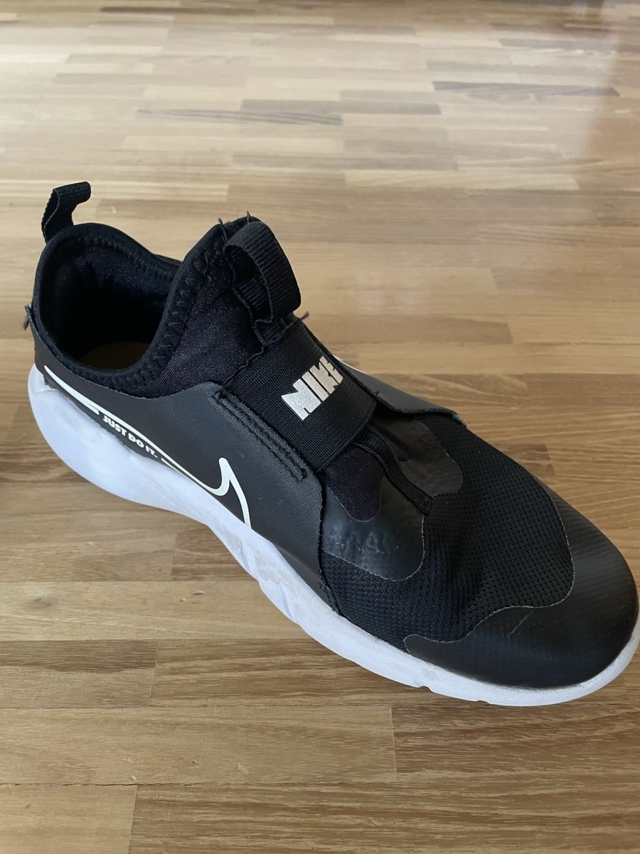 Nike Scarpe per ragazzi: Nike Kinder-Turnschuhe Schwarz / Grösse 36 – Usato da Wiesendangen venduto da armandinho 5