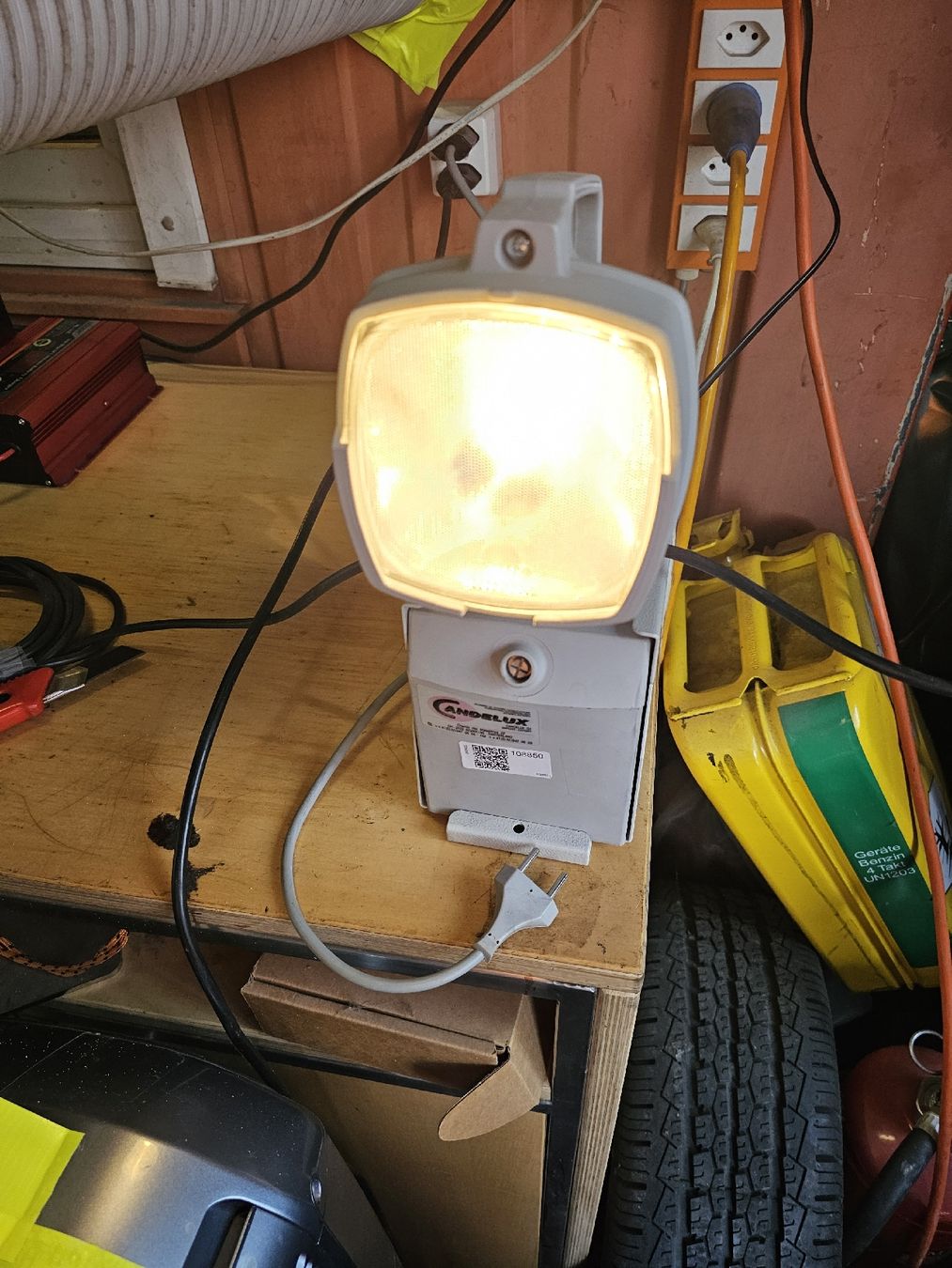 Tous les outils: Notleuchte automatisch – D'occasion à Zürich par adi0111 1