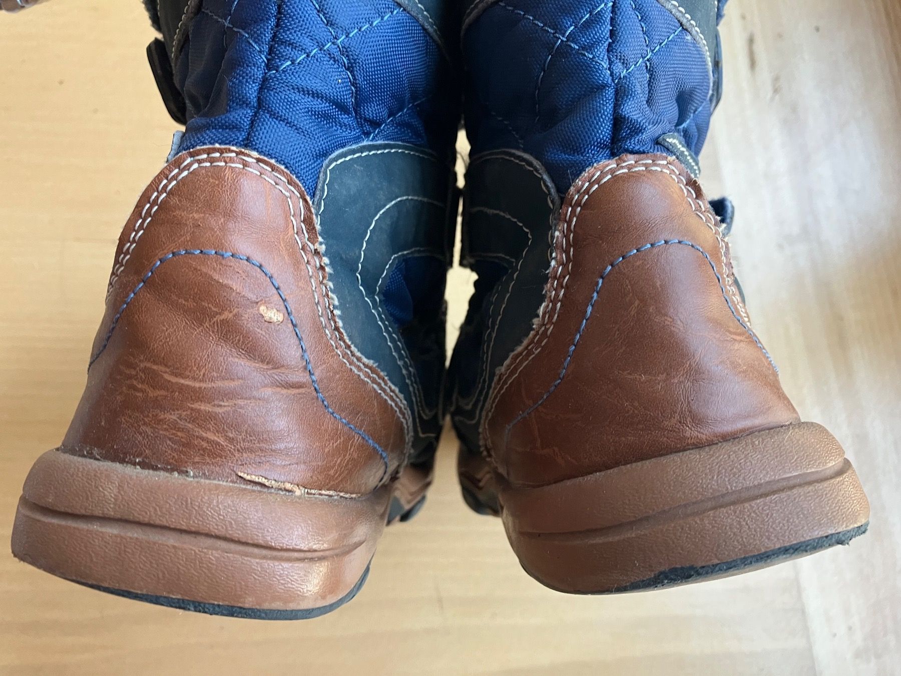 Schuhe für Jungen: Winterstiefel Grösse 35-36 – Gebraucht aus Zürich von rebene 2