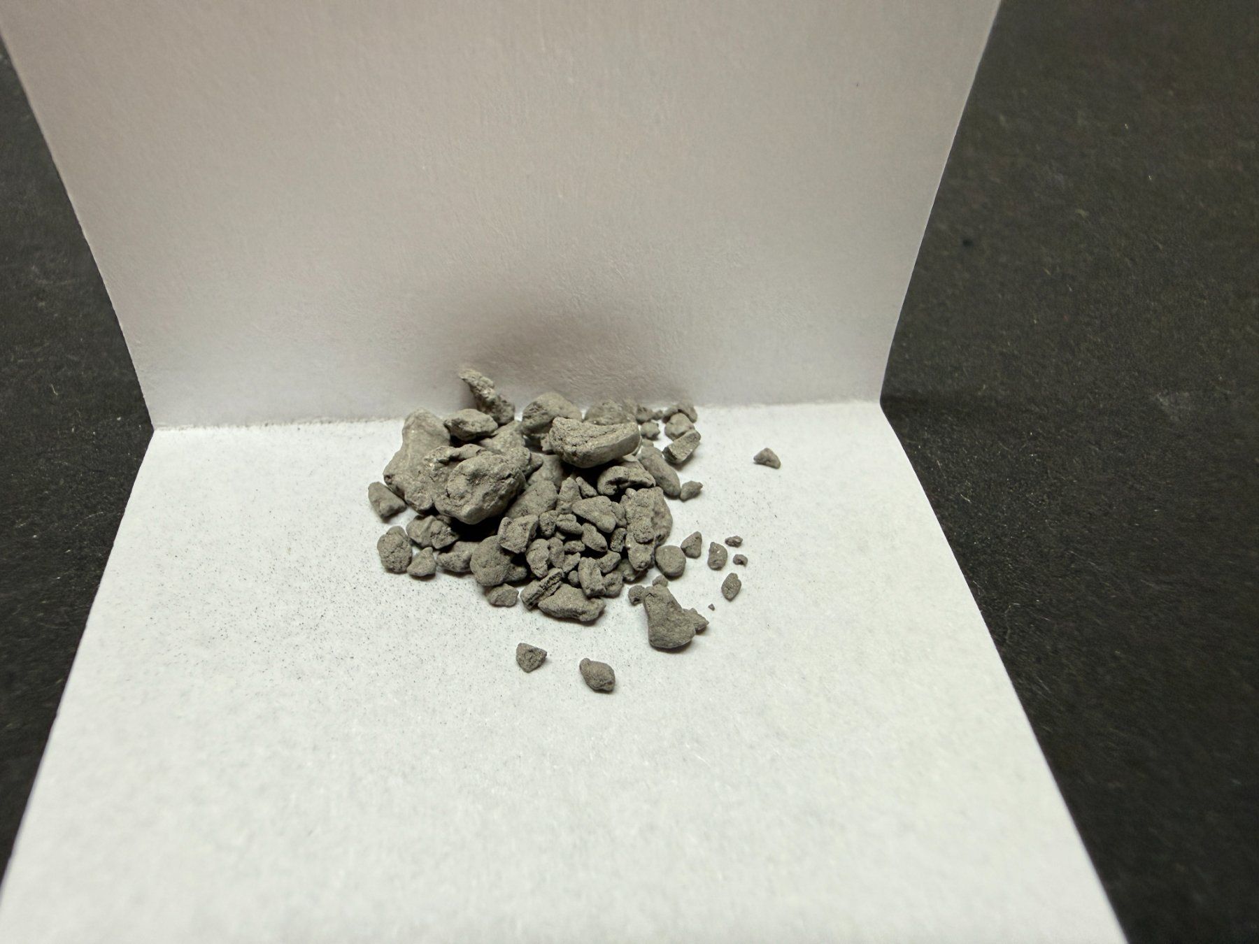 Metalli preziosi: Platin, Pulver, 99,9% Pt, 1 g – Usato da Lützelflüh-Goldb venduto da Elementis 2