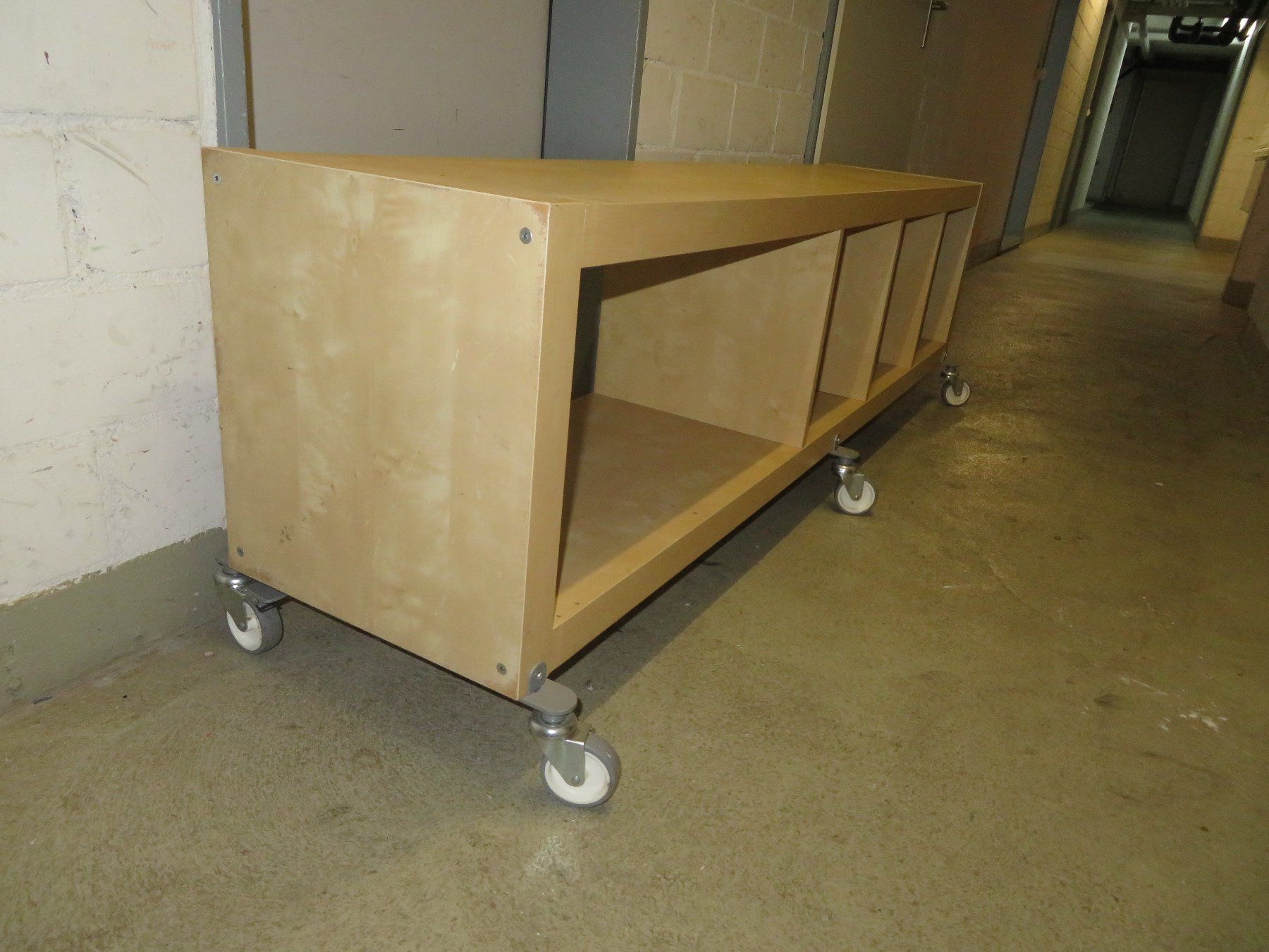 Mobili TV: Sideboard von Ikea, gross und rollbar – Usato da Zofingen venduto da Schekke 1