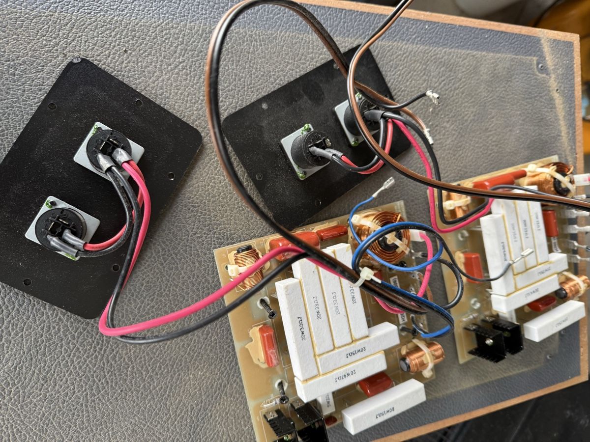 Casse acustiche: Frequenzweiche 2 Weg 2 Stk. – Usato da Nebikon venduto da Electrovoice10 2