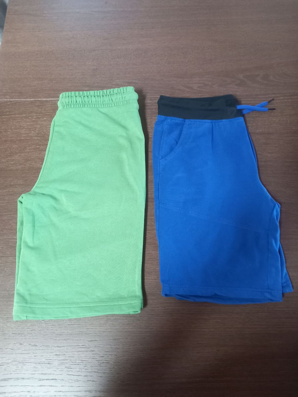 C&A Pantaloni: kurze Stoff Hosen Gr.152 – Usato da Dietwil venduto da talulla