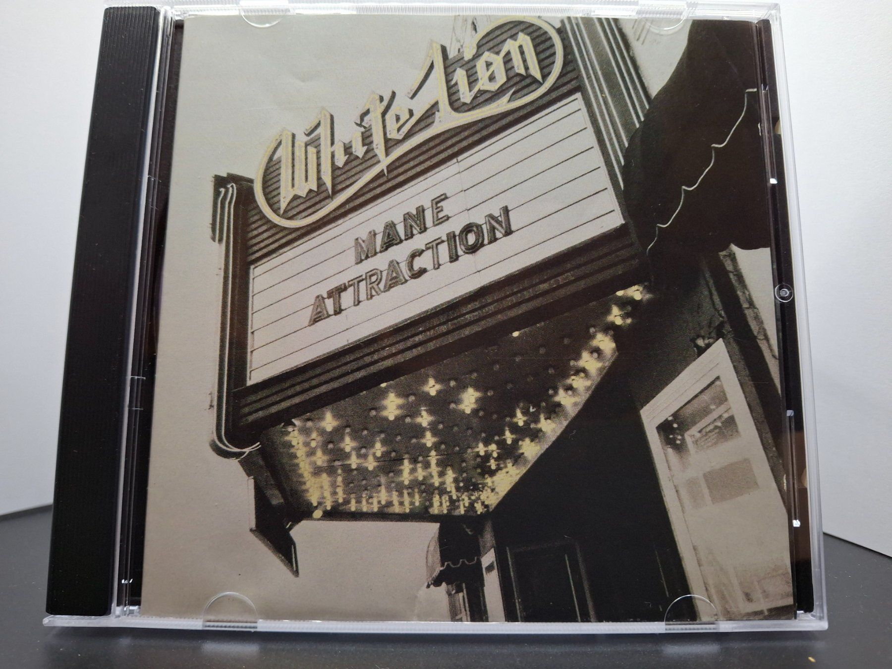 CD: White Lion – Mane Attraction – Usato da St.Gallen venduto da jalamusic