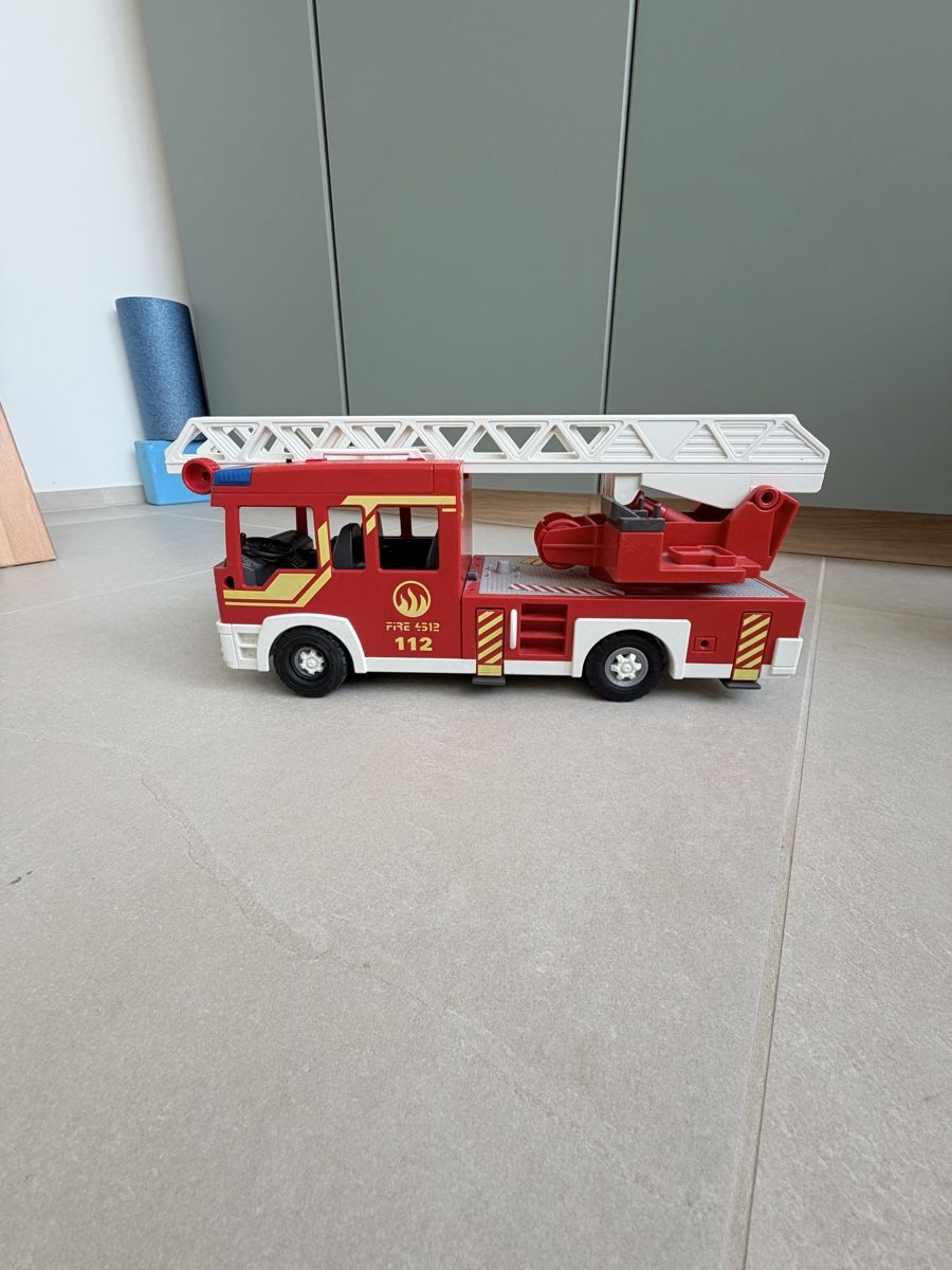 Playmobil Giocattoli: 2x Playmobil Feuerwehrautos  – Usato da Schönenbuch venduto da Lacanoa 2