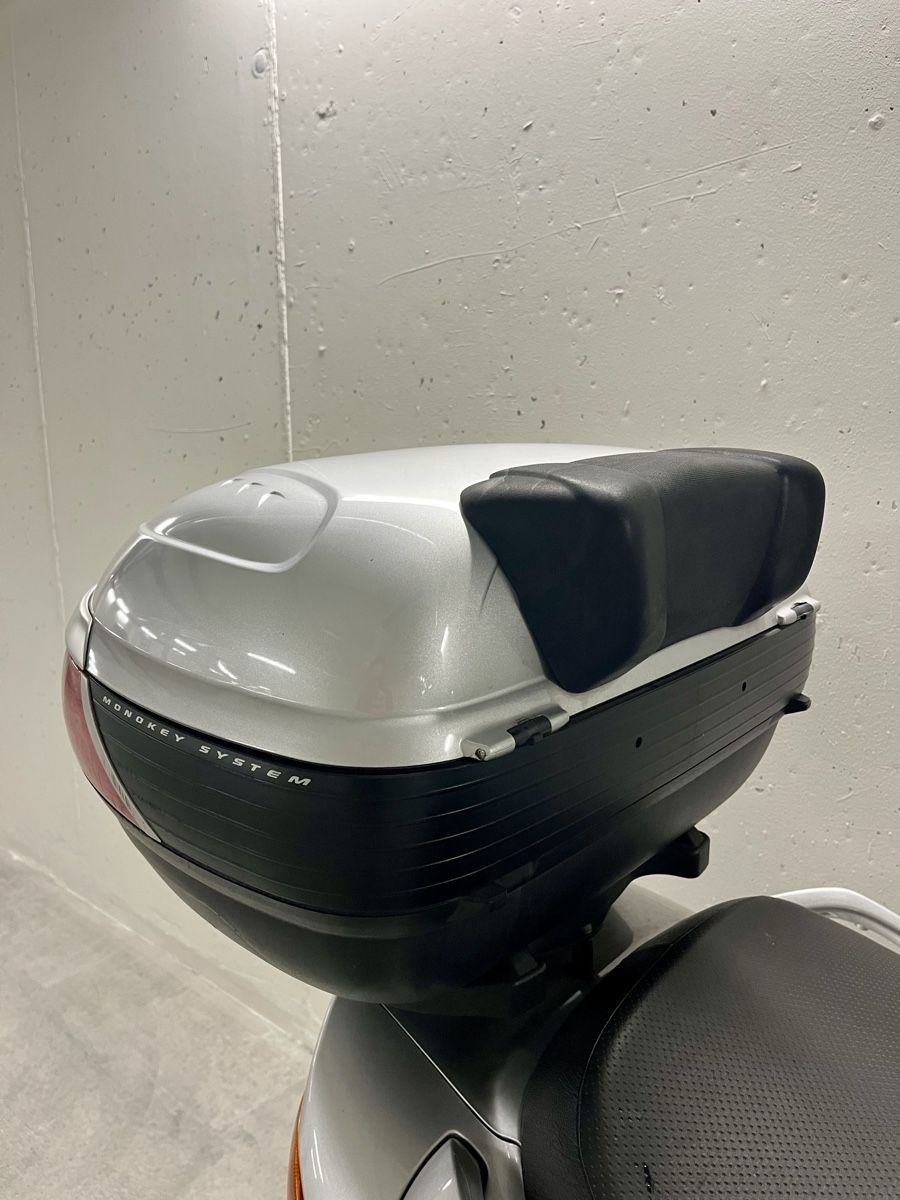 Suzuki Scooter: Suzuki Burgman AN 650 - Silver – Usato da Zürich venduto da eri_hm6j 8