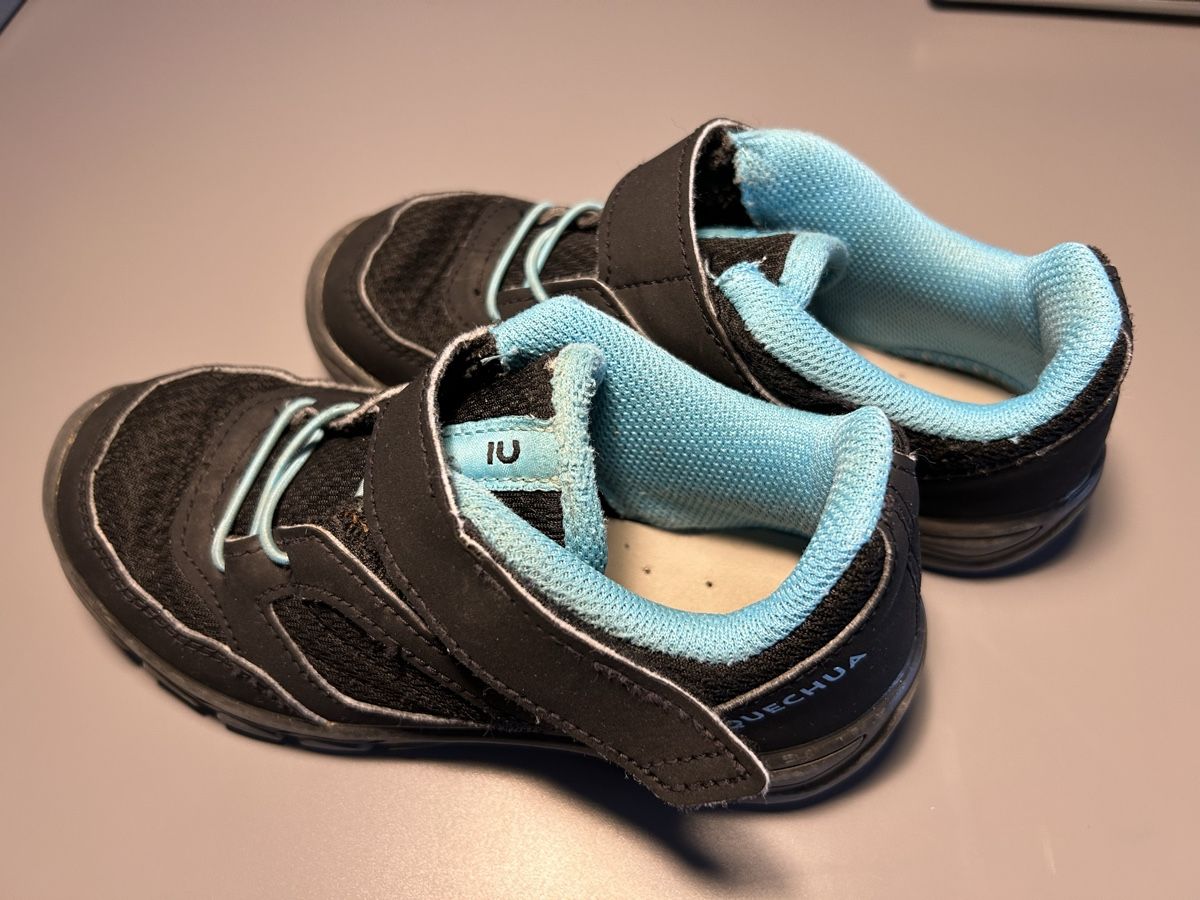 Decathlon Scarpe per ragazzi: Wanderschuhe Kinder GR. 31 Quechua – Usato da Boniswil venduto da sim_7zhp 2