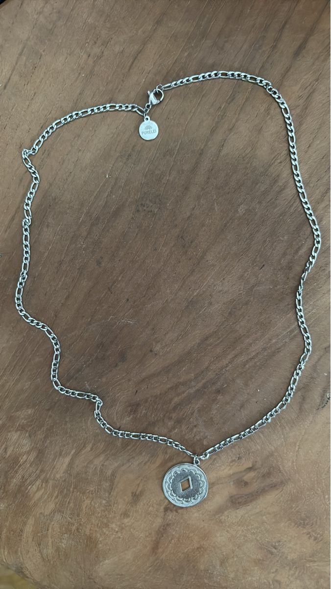 Purelei Catenine: Purelei - Silberfarbene Kette mit Anhänger  – Usato da Rupperswil venduto da xyzcr97