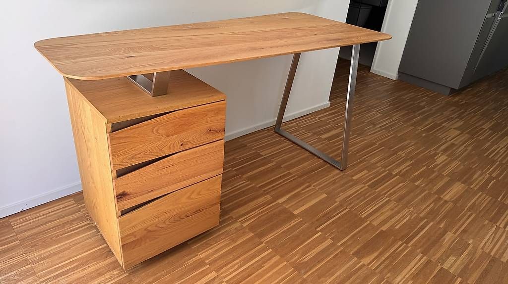 Schreibtische: Schreibtisch – Gebraucht aus Zürich von val_9sjh