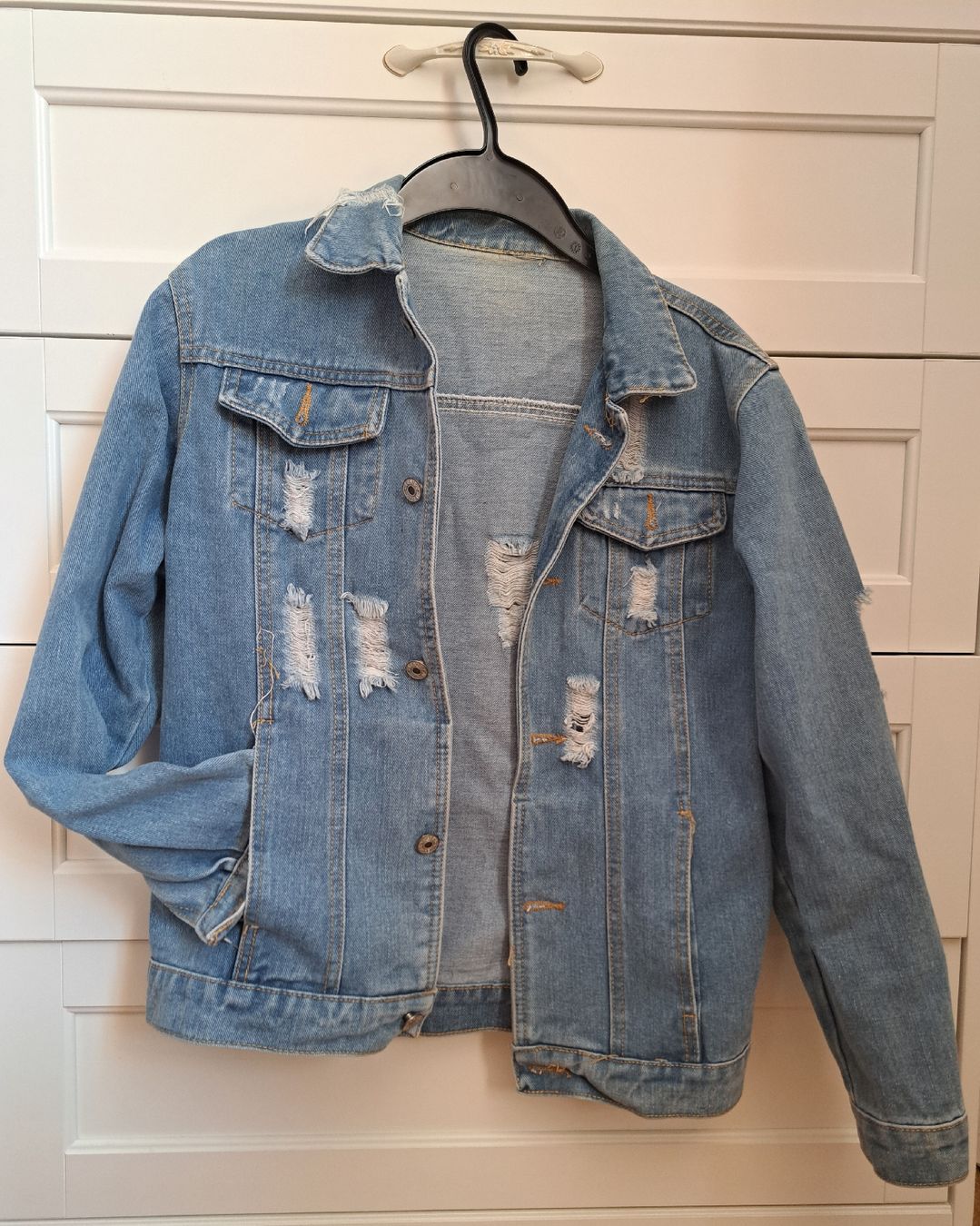 Jacken: Jeansjacke Grösse M – Gebraucht aus Zürich von dph_r9t2