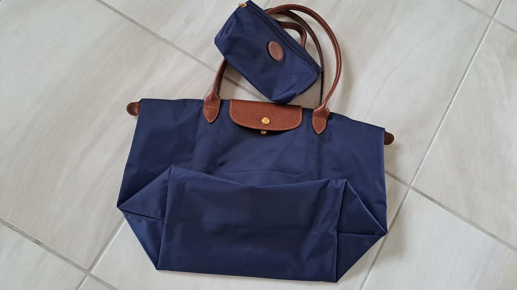 Longchamp Sacs femmes: Longchamp Tasche inkl. Etui – Neuf (Voir description) à Bellach par Rinchen 1