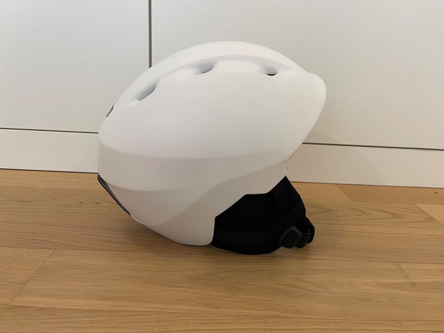Decathlon Caschi: Neuwertiger weisser Skihelm, Decathlon, Grösse S – Nuovo e nell'imballaggio originale da Zofingen venduto da leajloretz 1