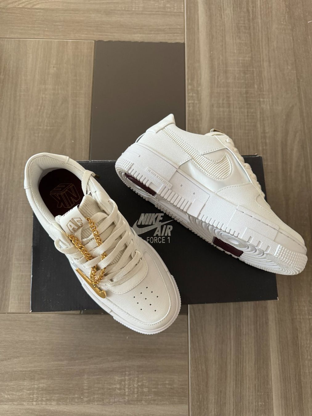 Scarpe da uomo: Nike WMNS AF1 Gold chain – Nuovo (secondo la descrizione) da Orbe venduto da bra_hvw9 2