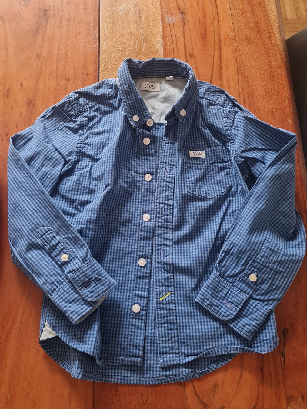Camicie, T-shirt & Polo: 2 Hemd langarm, wie neu. Grösse 104 – Usato da Otelfingen venduto da Amors 1