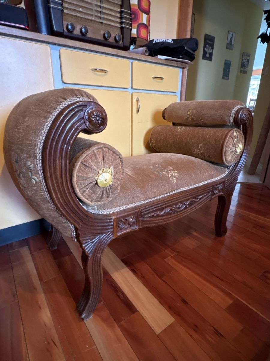 Divani: Méridienne/liseuse antique – Usato da Montbrelloz venduto da CarolineXpress