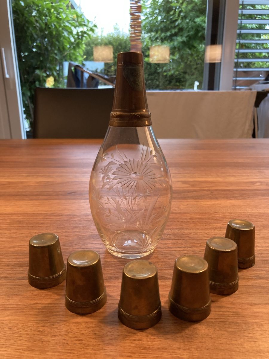 Caraffe: Antike Karaffe 6 Messing Becher – Usato da Kesswil venduto da Branca-01 8