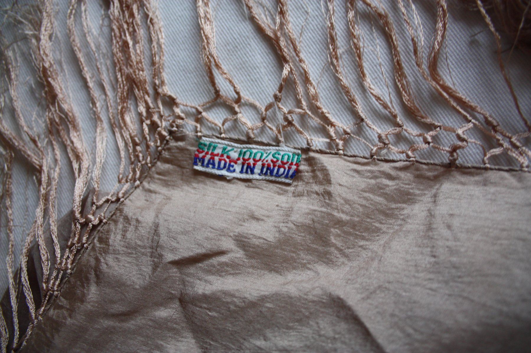 Foulard & Sciarpe: Schal Schultertuch Seide beige – Usato da Flüelen venduto da Diversicum-Vintage 3