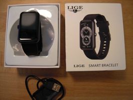 Smart Watch / Fitness Tracker / Sport Armband - NEU!