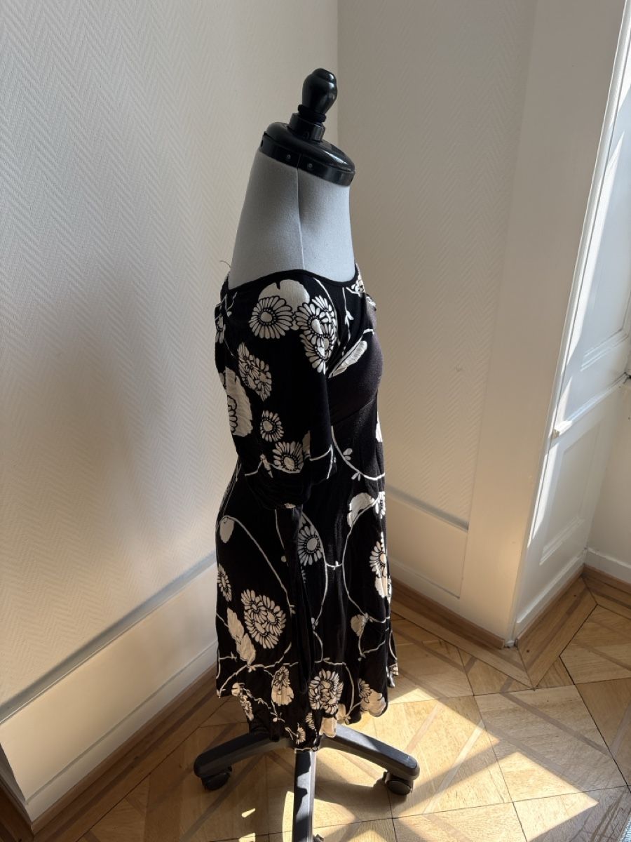 Vestiti: Robe courte floral noir blanc taille XS  – Usato da Genève venduto da fan_5n8s 3