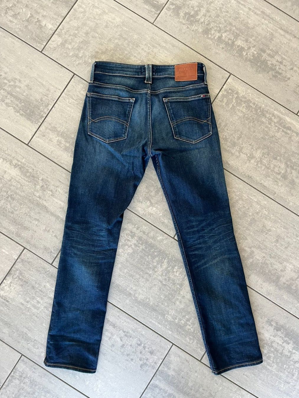 Tommy Hilfiger Jeans: HILFIGER Bluejeans – D'occasion à Otelfingen par Denis_ZH 1