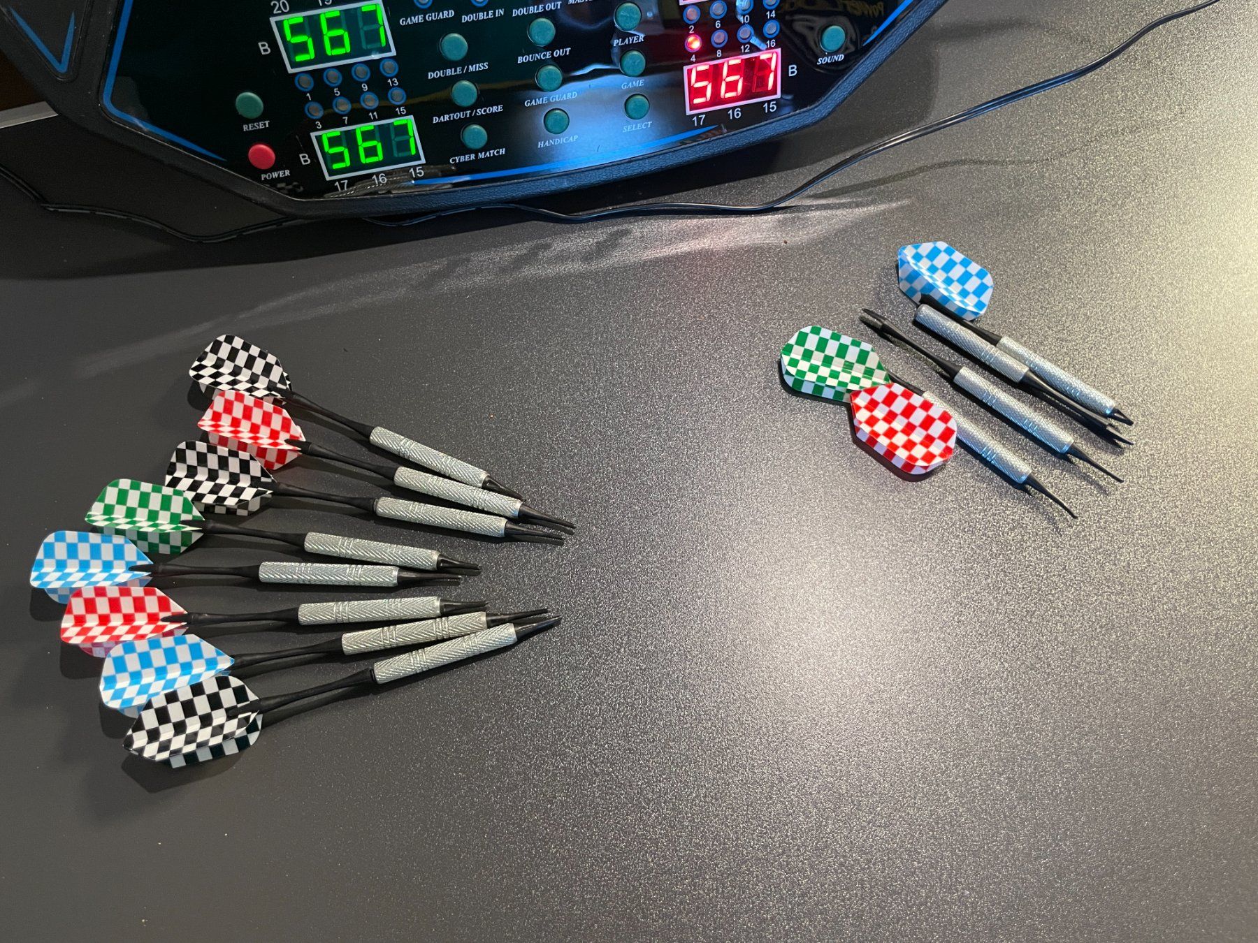Jeux de fléchettes: Elektrische Dartscheibe, mit Pfeilen – D'occasion à Hittnau par kleen 2