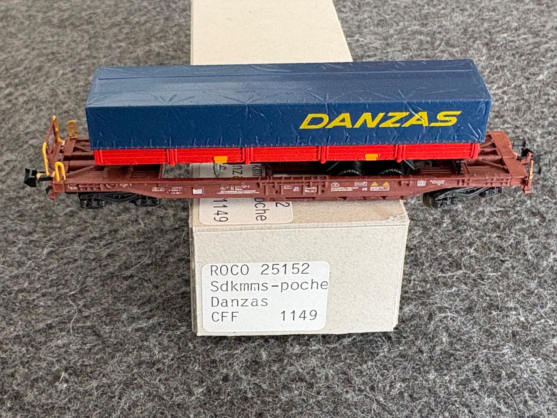 Roco Modelleisenbahnen: Roco Hupac Danzas – Gebraucht aus Hauterive NE von eriamch