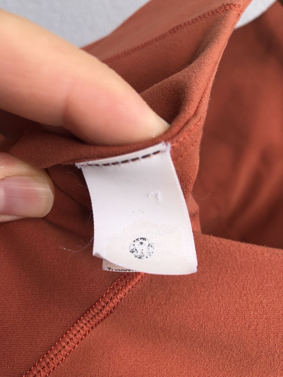 Lululemon Tops: Lulu Lemon top – Gebraucht aus Fribourg von ann_l9b7 3