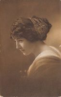 Romantik: Junge Dame, ausländische Karte um 1910