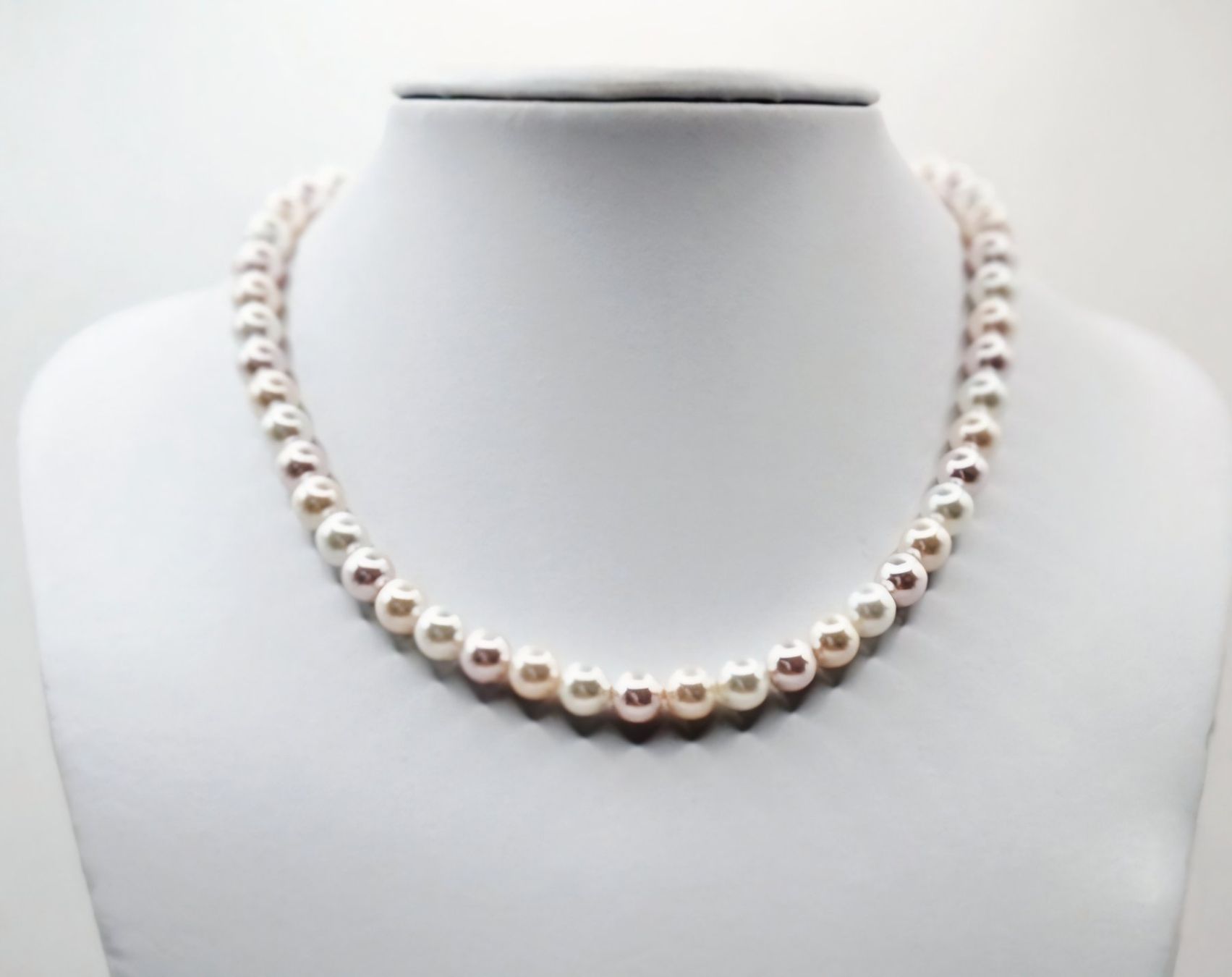 Ketten: Perlenkette Echte Muschelperlen Pastell – Neu und originalverpackt aus Thalwil von Seasons-Schmuck