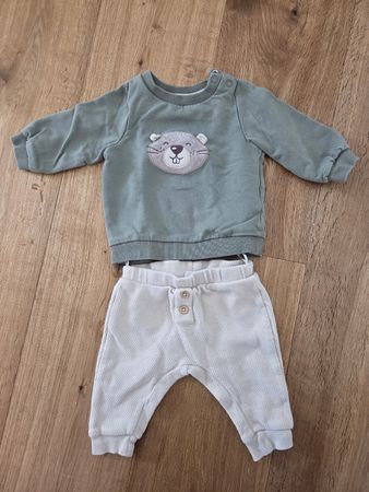 Kleiderset Pullover und Hose, Grösse 62, C&A