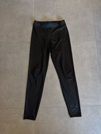 Schwarze Leggings, Leder Optik, Grösse 36