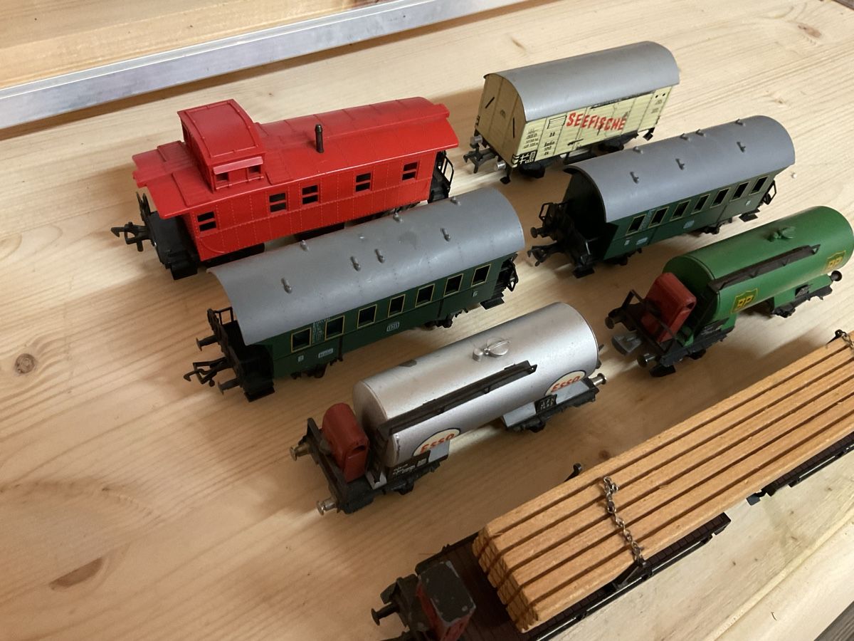 Fleischmann Modelleisenbahnen: 7 x Fleischmann  – Gebraucht aus Wald ZH von Sbbemilio 5