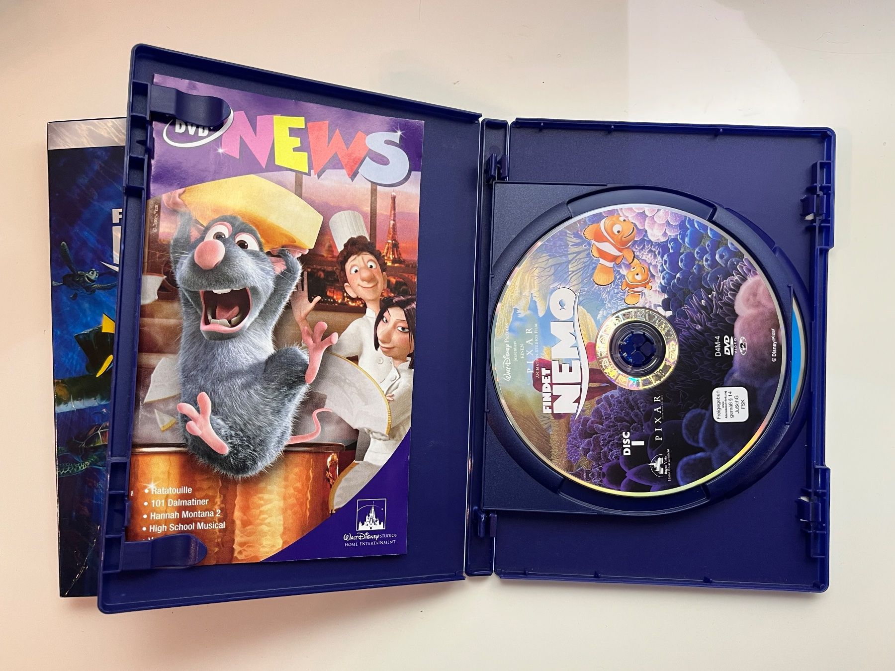 Tutti i DVDs: DVD Spielfilm "Finding Nemo" Disney Pixar - 2 Disc DVD Set – Usato da Adliswil venduto da Ritchey 3