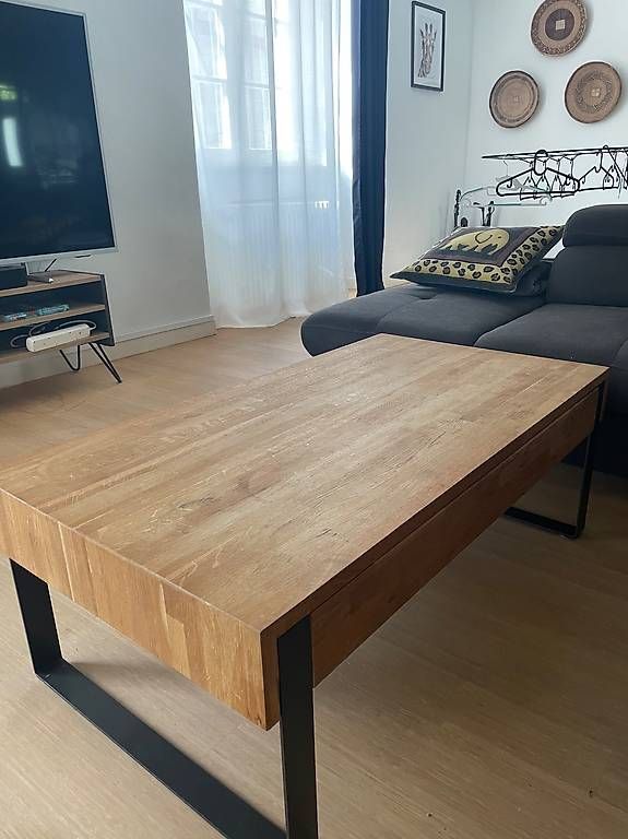 Tavoli: Couchtisch  Holzplatte mit Metallgestell – Usato da Rheinfelden venduto da vaylien