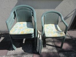 4 Gartenstühle mit Sitzpolster
