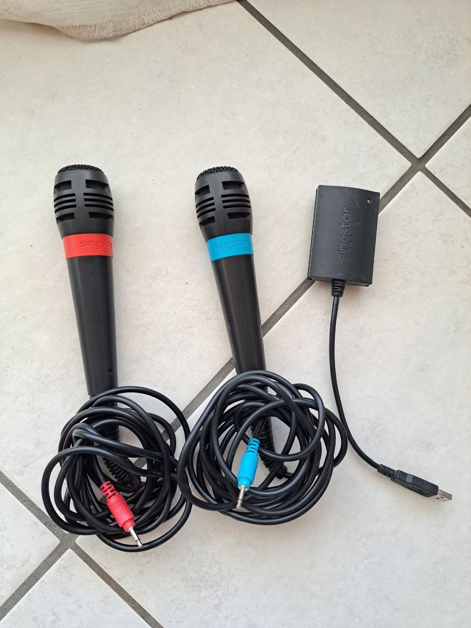 Mikrofone: Singstar Mikrofone mit Adapter – Gebraucht aus Inden von Delocepe