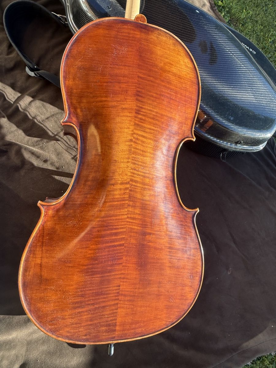 Instruments de musique: Violoncelle état comme neuf – D'occasion à Rougemont par abb_7pb6 1