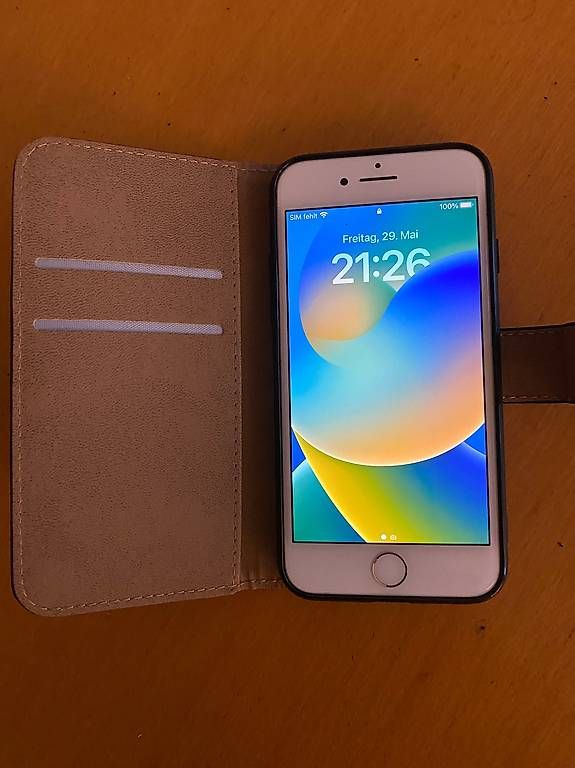 Apple Telefoni cellulari / Smartphones: iPhone 8 weiss 64GB, Batterie 84% – Usato da Liebefeld venduto da justasmile 4