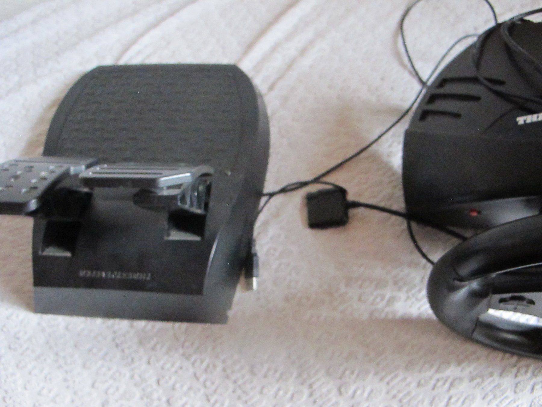 Console: Ferrari Thrustmaster Lenkrad mit Pedalen – Usato da Löhningen venduto da Chimae67 3