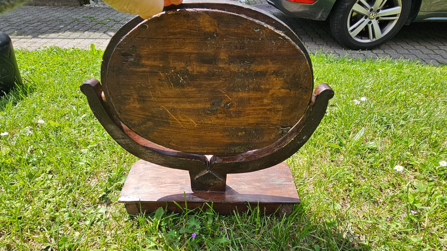 Specchi: Vecchia specchiera ovale in legno scuro – Usato da Melano venduto da H-Sara 2